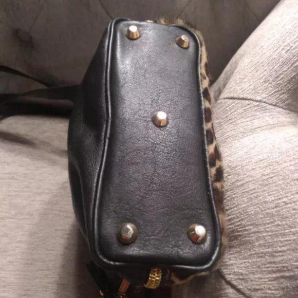 Genuine Leather Valentina Italia Crossbody Purse. - Picture 6 of 7